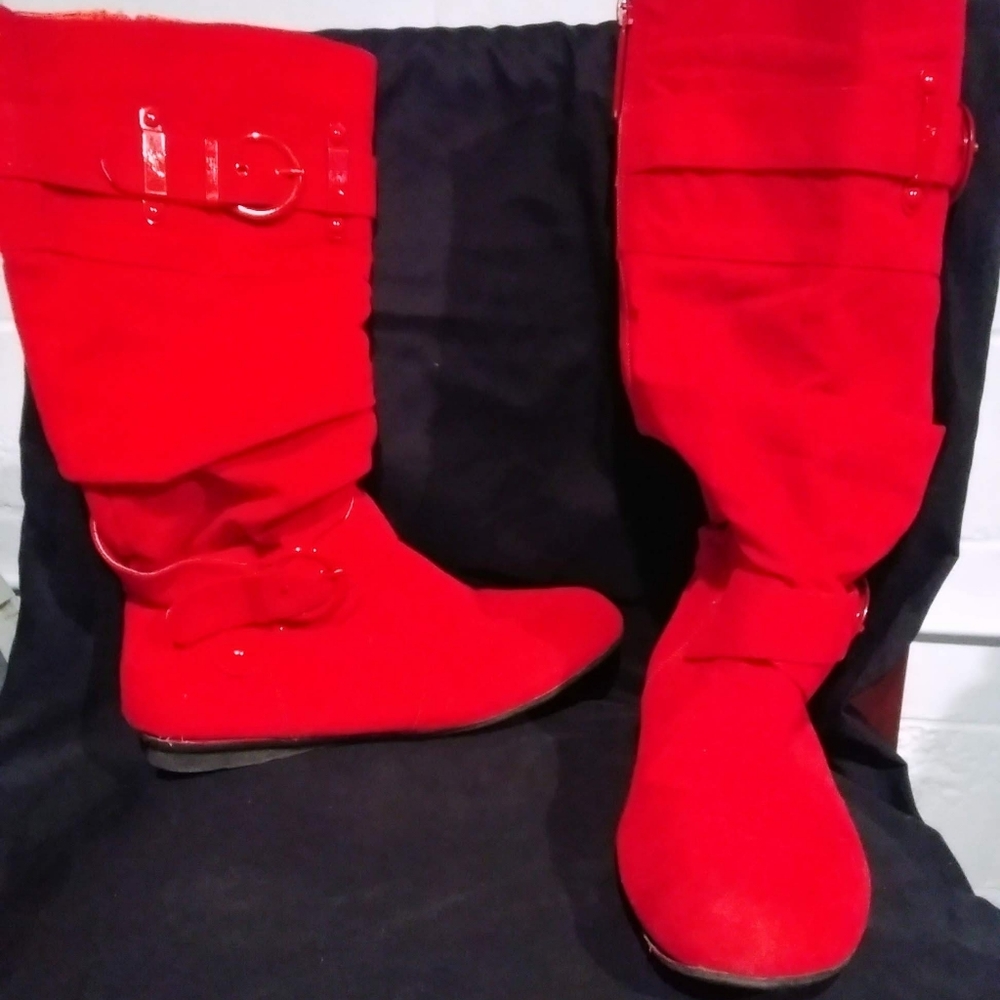 Red flat boots